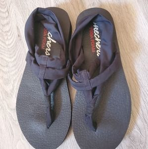 Size 10 Skechers sandals